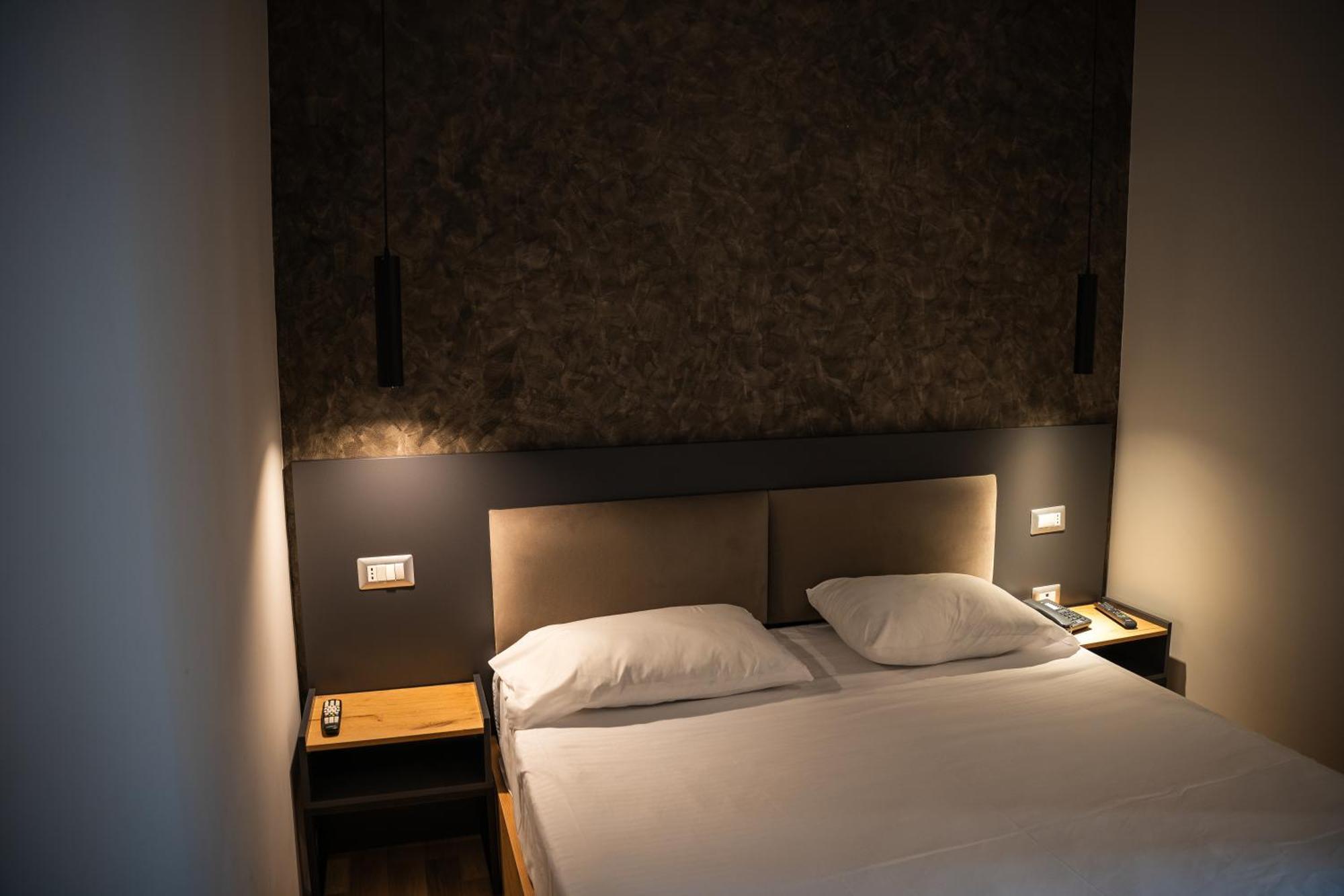 Center Boutique Hotel Τίρανα Εξωτερικό φωτογραφία