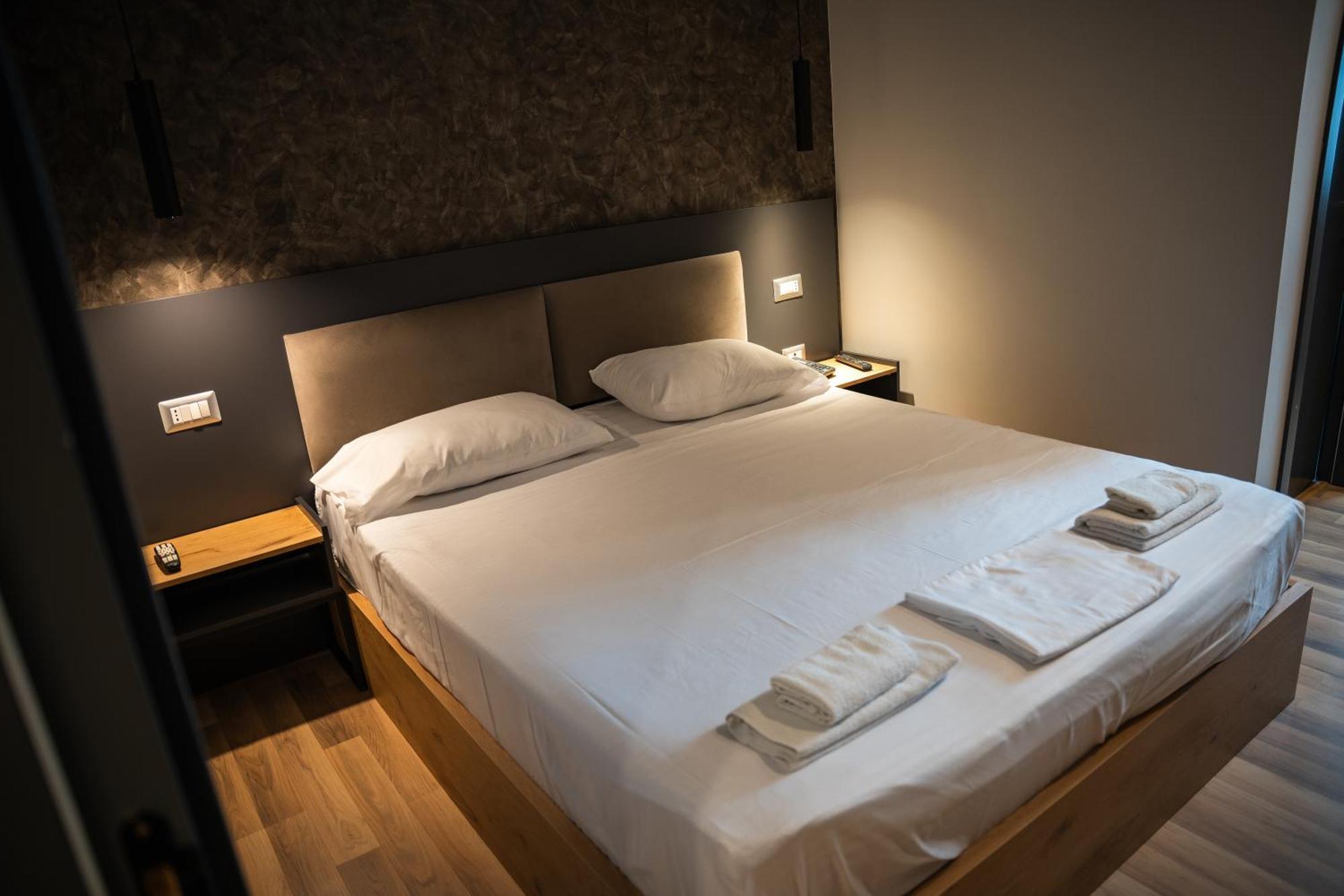 Center Boutique Hotel Τίρανα Εξωτερικό φωτογραφία