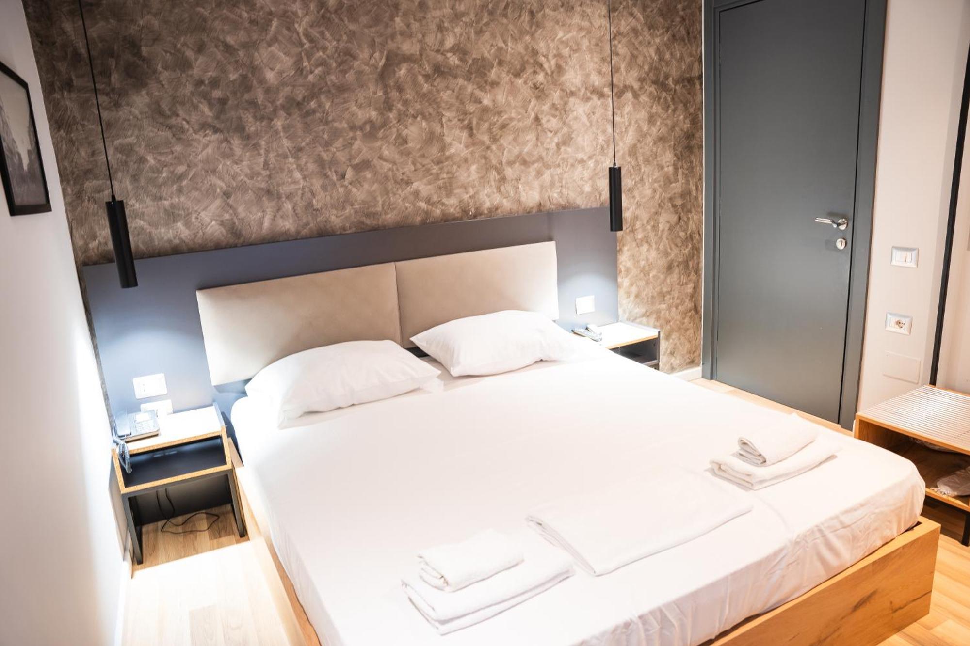 Center Boutique Hotel Τίρανα Εξωτερικό φωτογραφία
